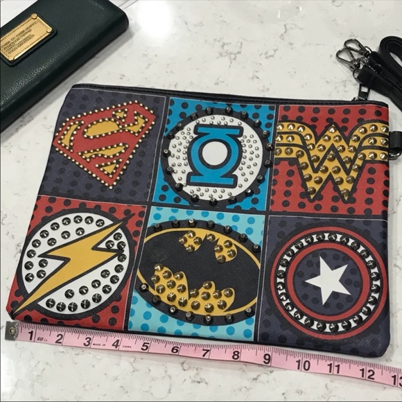 ❤️ SUPER HERO BAG WRISTLET CLUTCH - Picture 2 of 8
